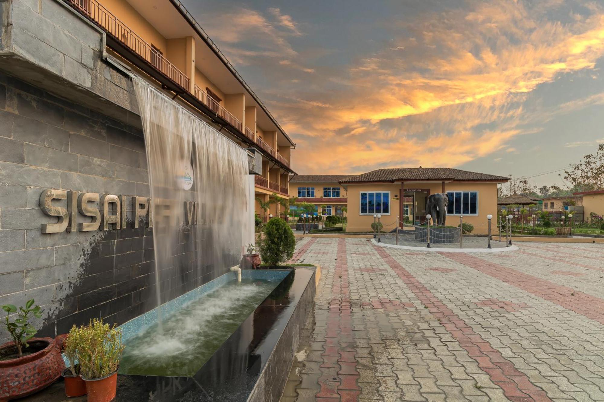 Sisai Park Village Chitwan Exterior foto