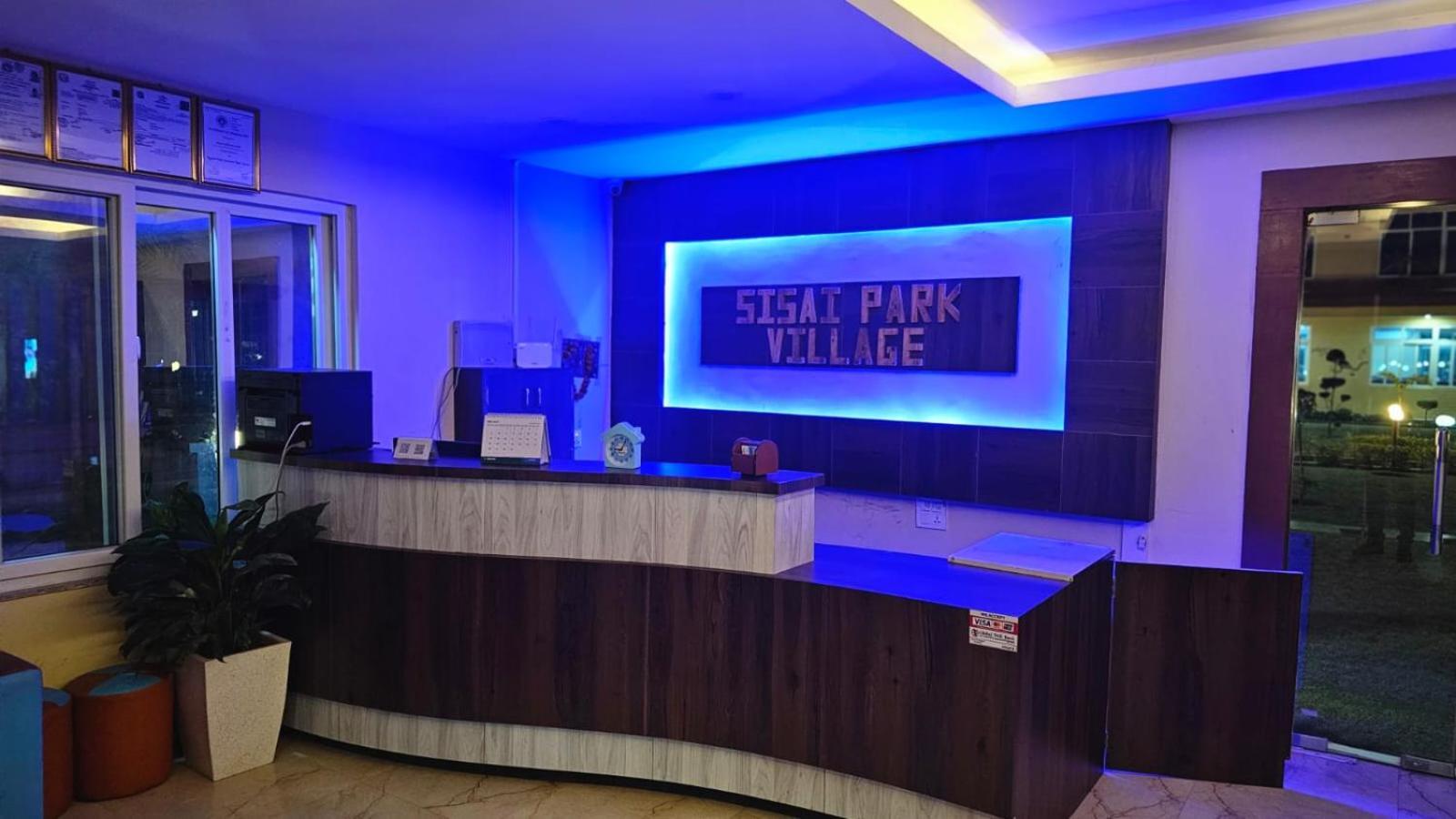 Sisai Park Village Chitwan Exterior foto